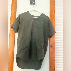 FIGS- women's Moss Halle Shortsleeve V-Neck Tunic - Scrub Top - S (Moss)